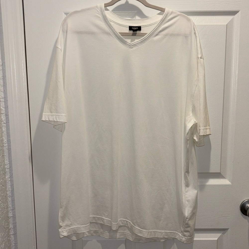Express Men’s T shirt NWOT White Sz XL